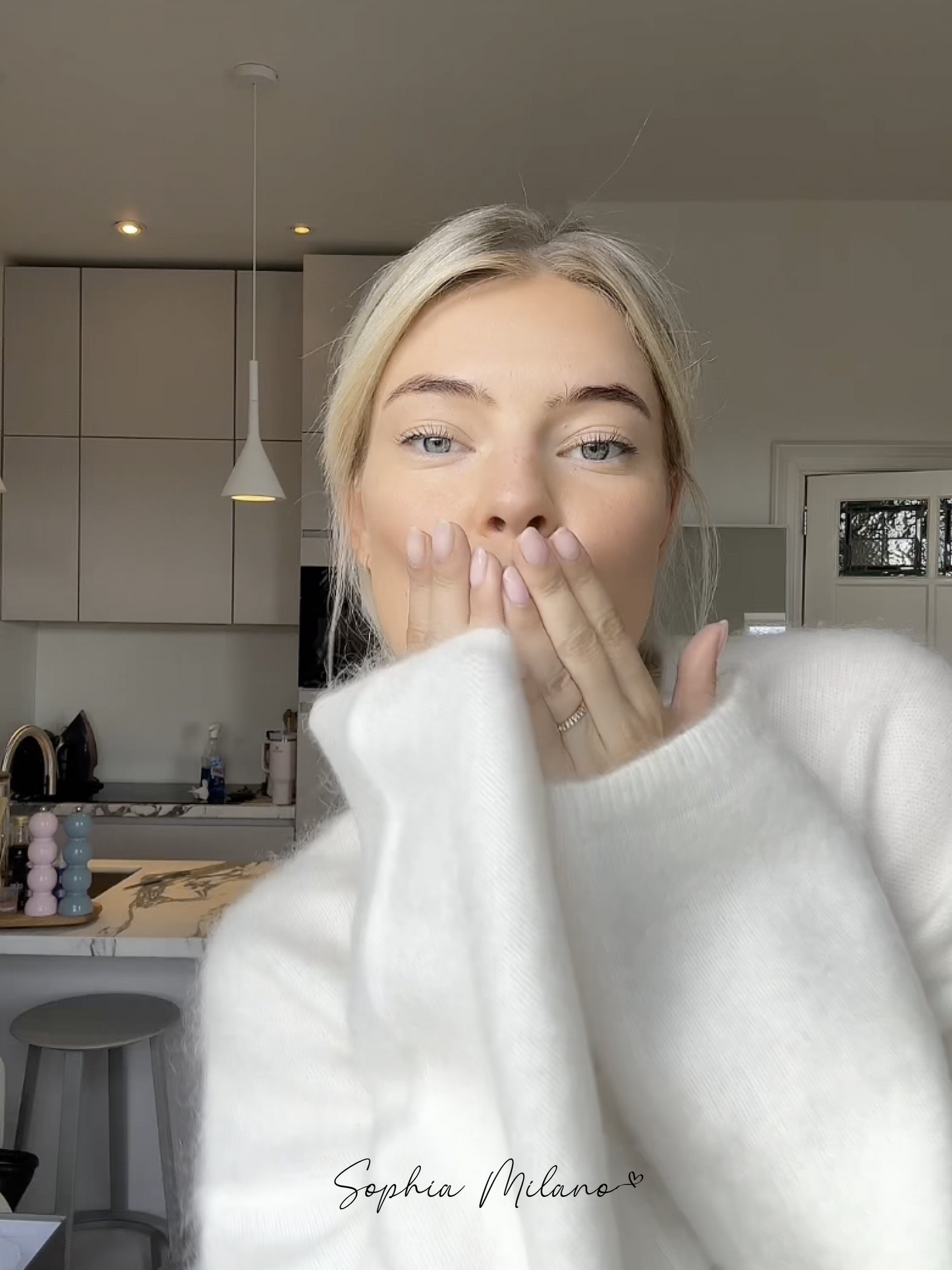 Florine-sweater med rund hals – Komfortabel og stilren strik til enhver lejlighed