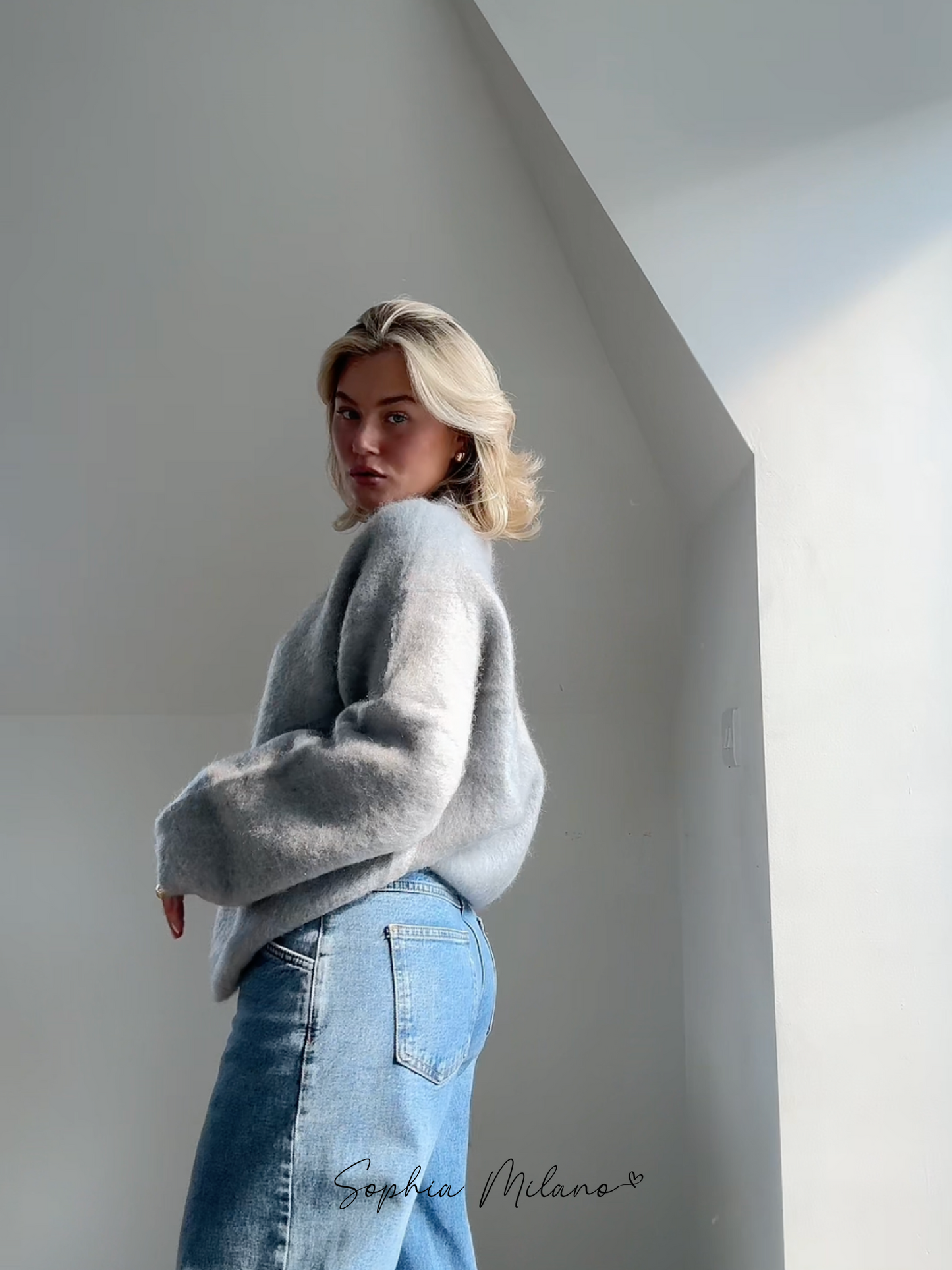 Florine-sweater med rund hals – Komfortabel og stilren strik til enhver lejlighed