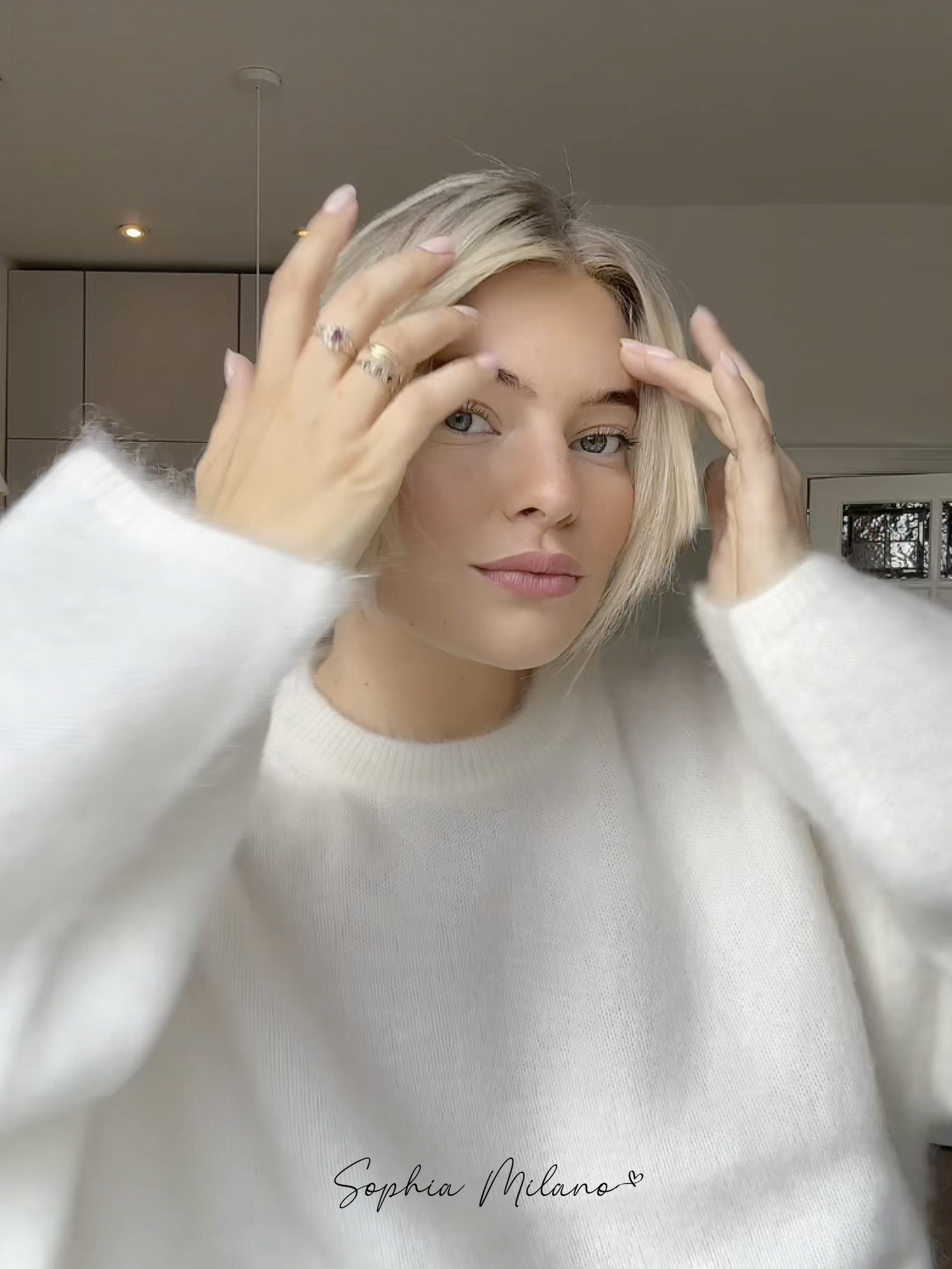 Florine-sweater med rund hals – Komfortabel og stilren strik til enhver lejlighed