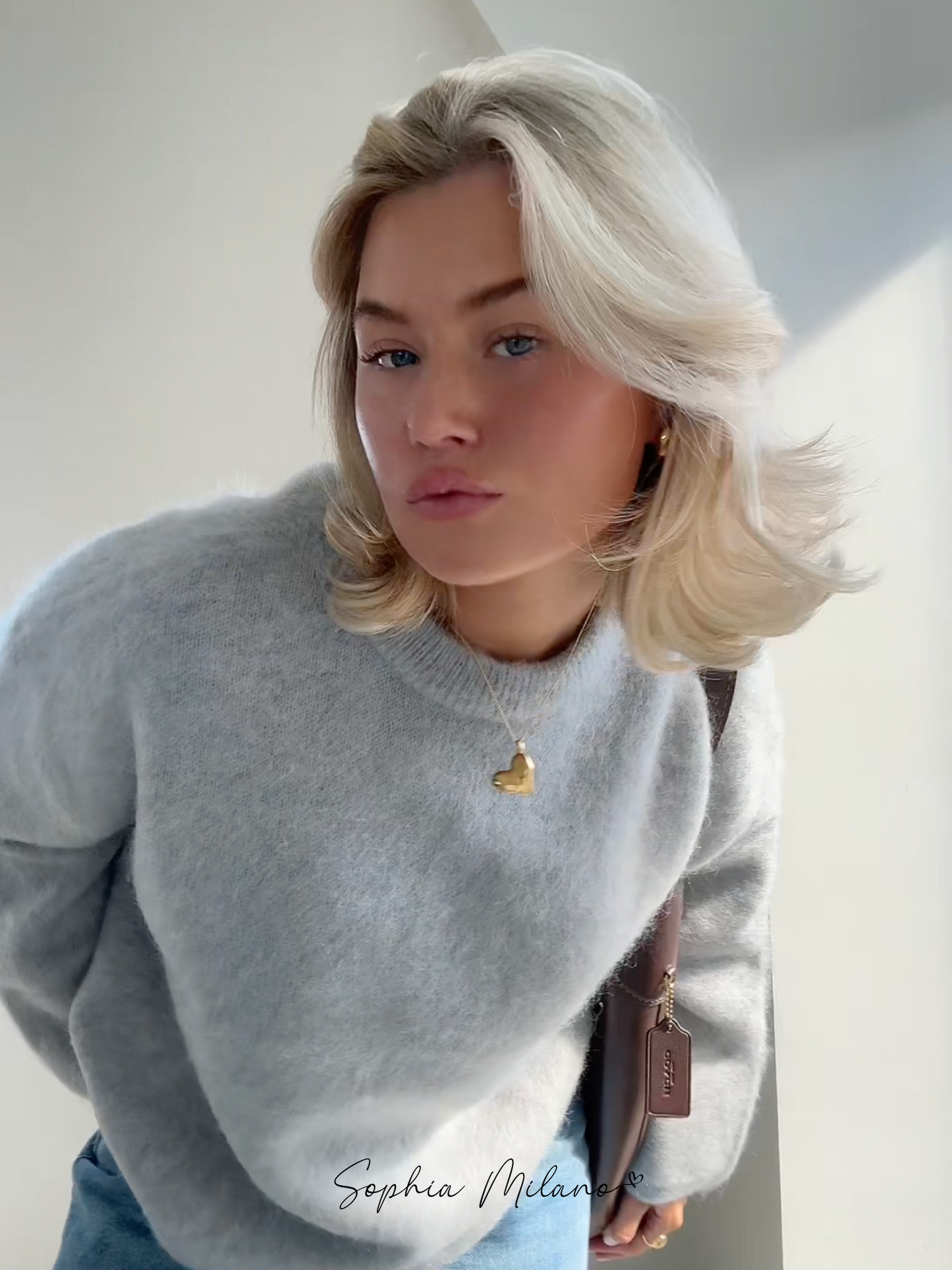 Florine-sweater med rund hals – Komfortabel og stilren strik til enhver lejlighed