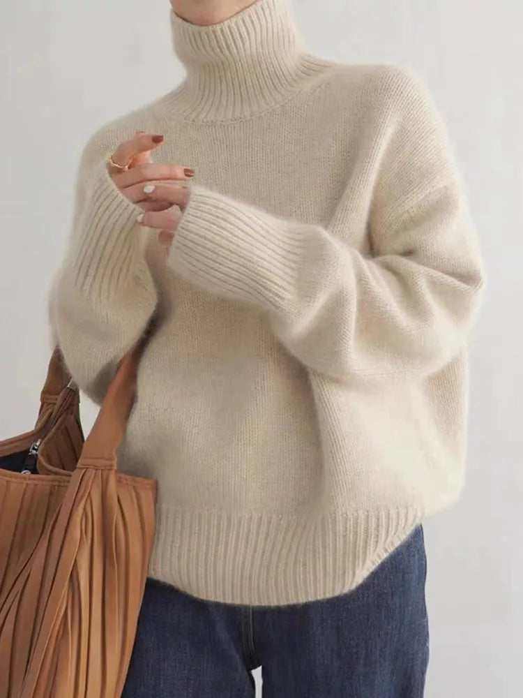 Elegant High Neck Sweater – Blød og Stilfuld Strik til Efterår og Vinter