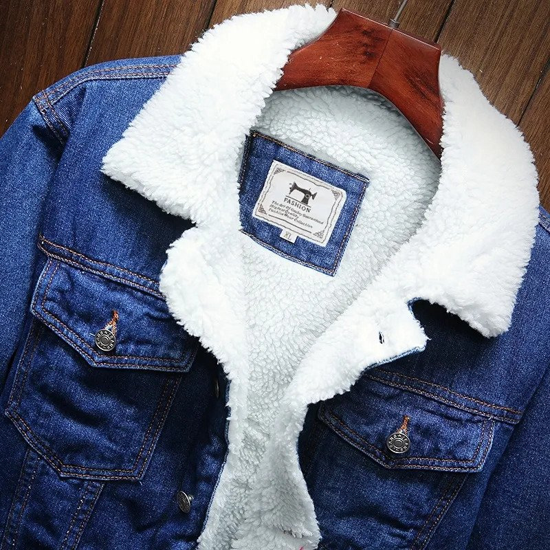 Renora Denim Jakke – Tidløs Stil og Komfort til Enhver Anledning