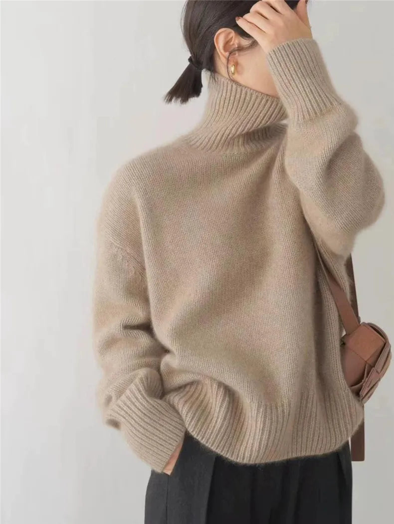 Elegant High Neck Sweater – Blød og Stilfuld Strik til Efterår og Vinter
