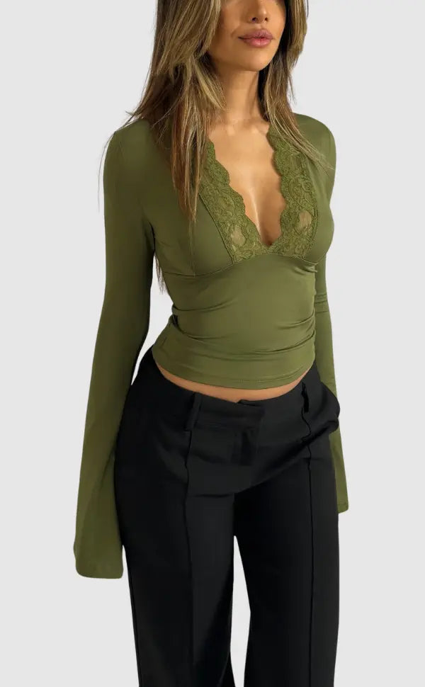 Lena Lace V-Neck Top – Elegant & Feminin med Flatterende Pasform