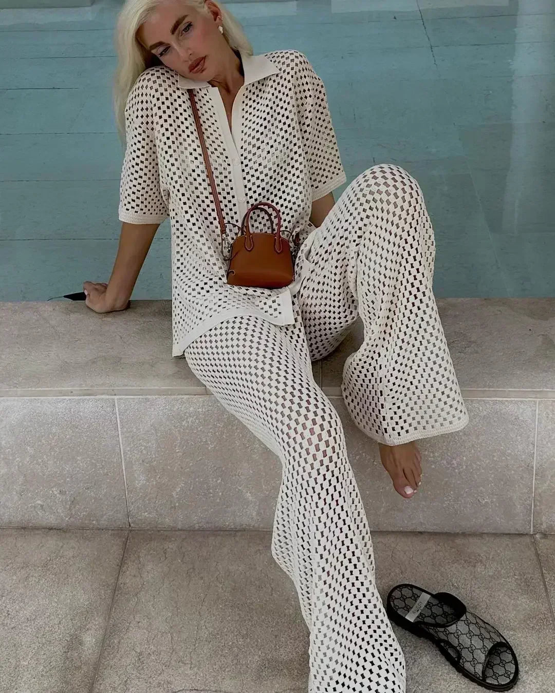 Trendy sommeroutfit med løs pasform og alsidig stil